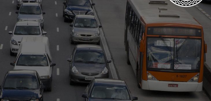 Taxista, você sabe a diferença entre faixa e corredor de ônibus?